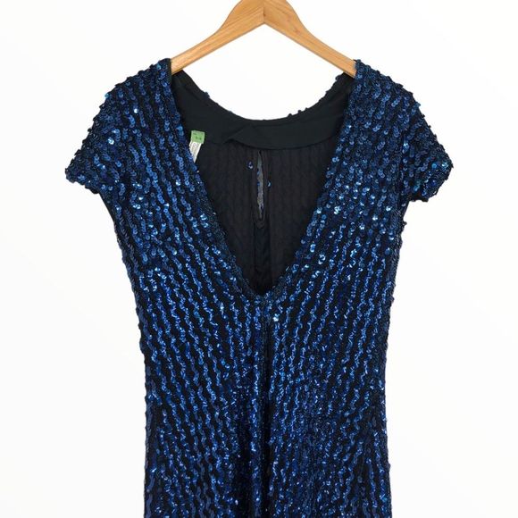 80’s Vintage Cobalt Sequin Zigzag Cap Sleeve V Back Bodycon Dress - Picture 6 of 11